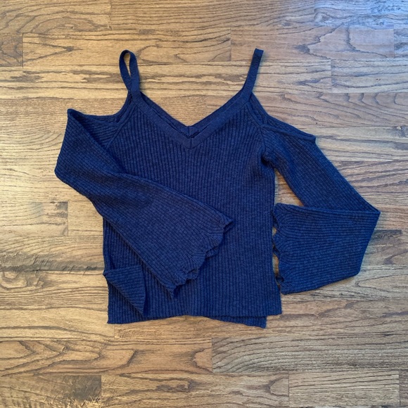 NWT AEROPOSTALE Women’s Cold Shoulder sweater - Picture 3 of 6